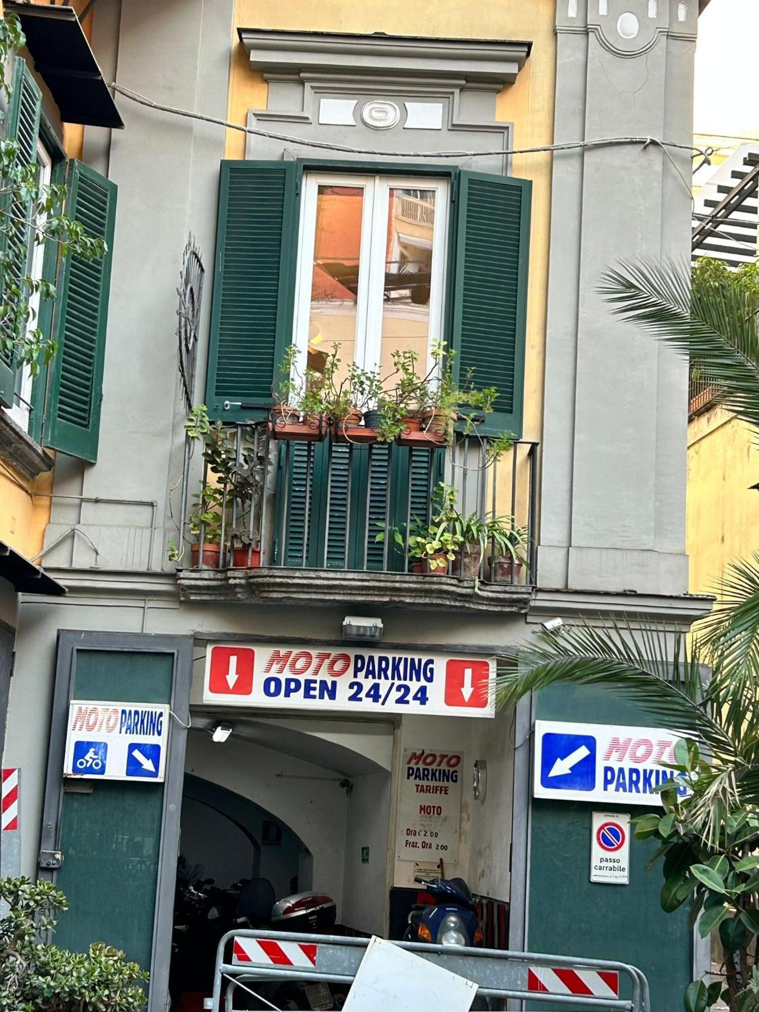 Martiri Boutique Apartment Наполи Екстериор снимка